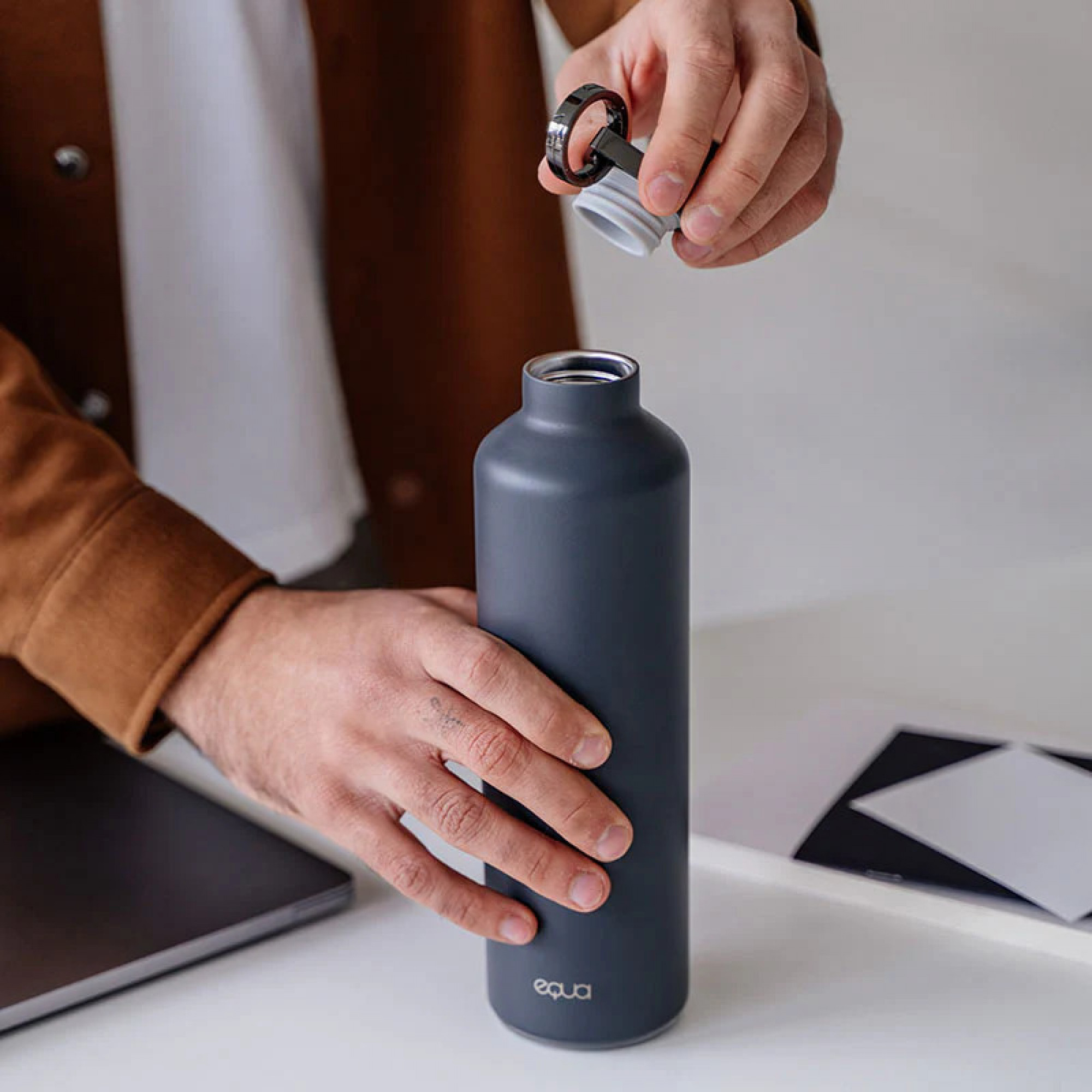 Розумна пляшка з нержавіючої сталі Equa Smart Water Bottle